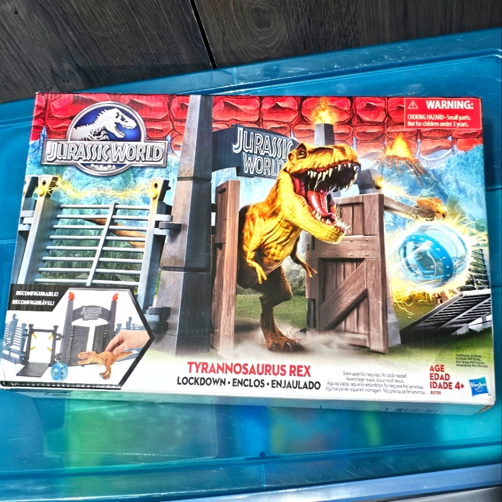 Jurassic World Tyrannosaurus Rex Lockdown Set NEW in BOX L👀K Hasbro 👀 🤪 Park
